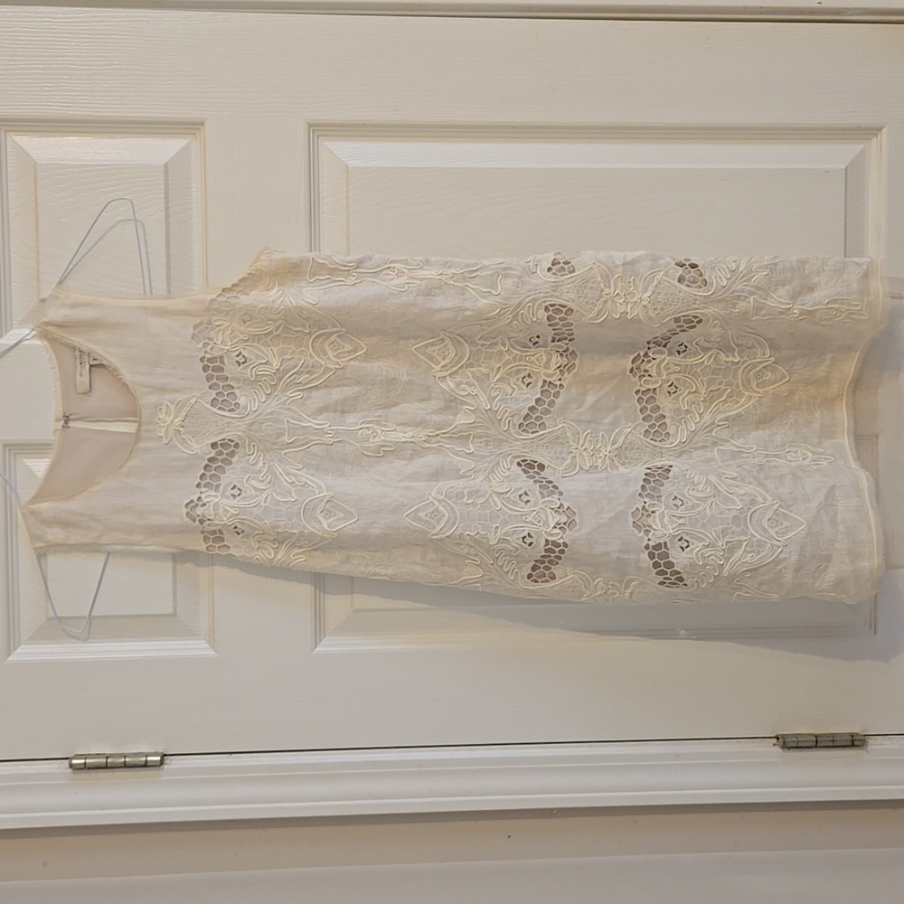 Sleeveless Lace Shift Dress in Ivory